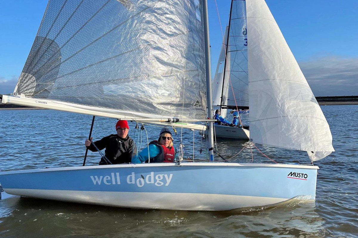 larksailing tweet media