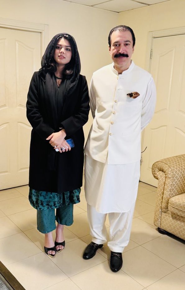 AmaimaIK's tweet image. Met the Prime Minister of AJK, Faisal Mumtaz Rathore, at the PM House AJK today.

@FaryalTalpurPk @FaisalmRathore @BBhuttoZardari