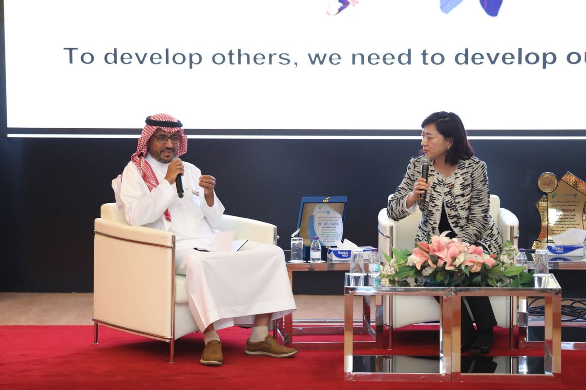 saudi_HCC's tweet image. أقام النادي السعودي لرأس المال البشري يوم الأحد 16 نوفمبر 2025م فعالية &quot; لتعزيز قطاع التعلم والتطوير في المملكة بالشراكة &quot;ATD في جامعة الأمير سلطان.
استعرضت الفعالية أبرز التحولات العالمية في مجال التعلم وتنمية المواهب، وأهمية الاستثمار في تطوير القدرات لمواكبة متطلبات المستقبل.