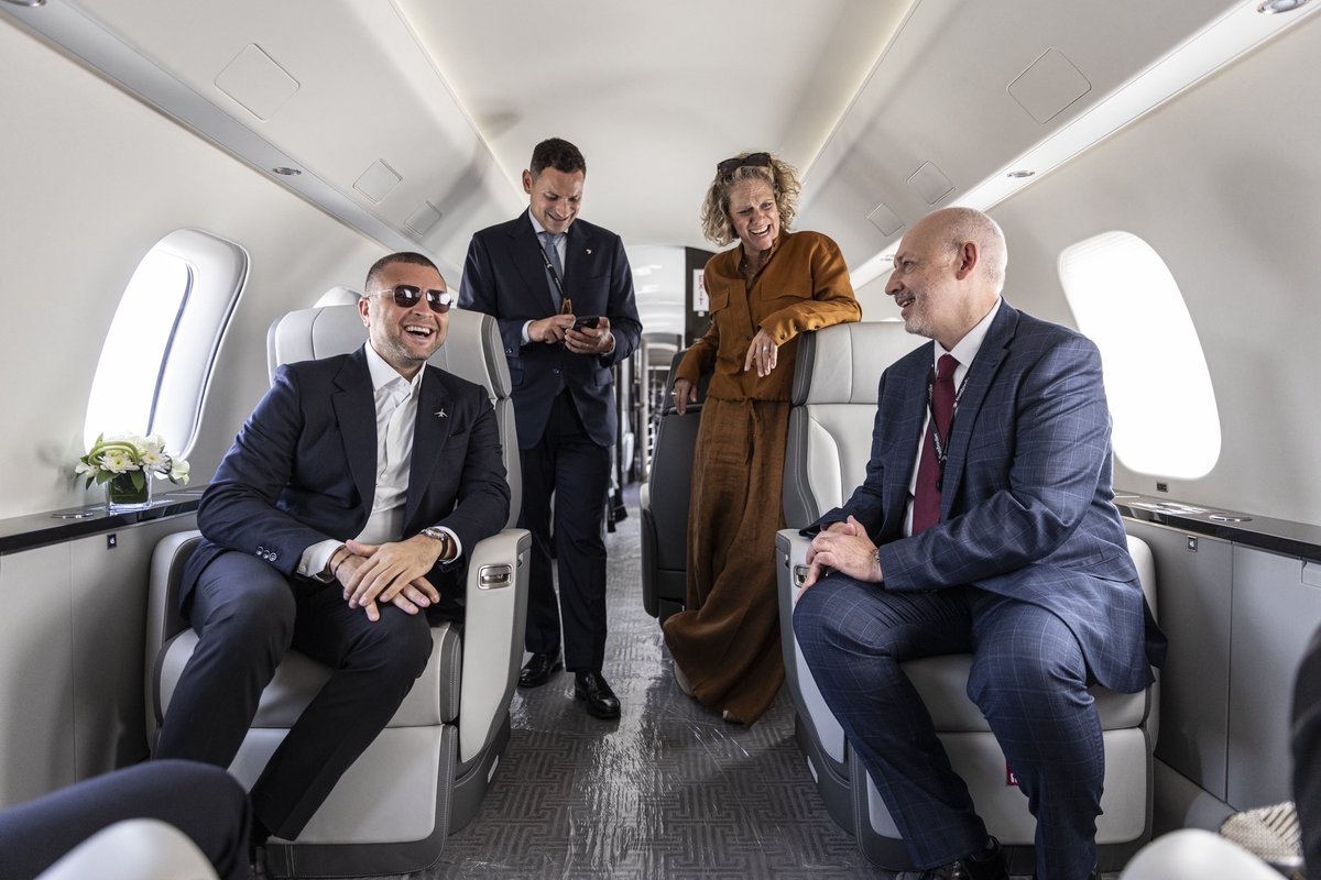 A new chapter takes flight.
ELIE SAAB x Bombardier

#BombardierXElieSaab