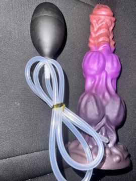 New toy drop! Meet my knotted dragon with extra juicy cumtube  
🐉🔥
Who wants a demonstration video?

#FantasyDildo #DragonDildo #KnottedDildo #SquirtingDildo #dildo #monster #daddykink #freeuse #traumakinks #hardkinks #sizekink #ageplay #agegap