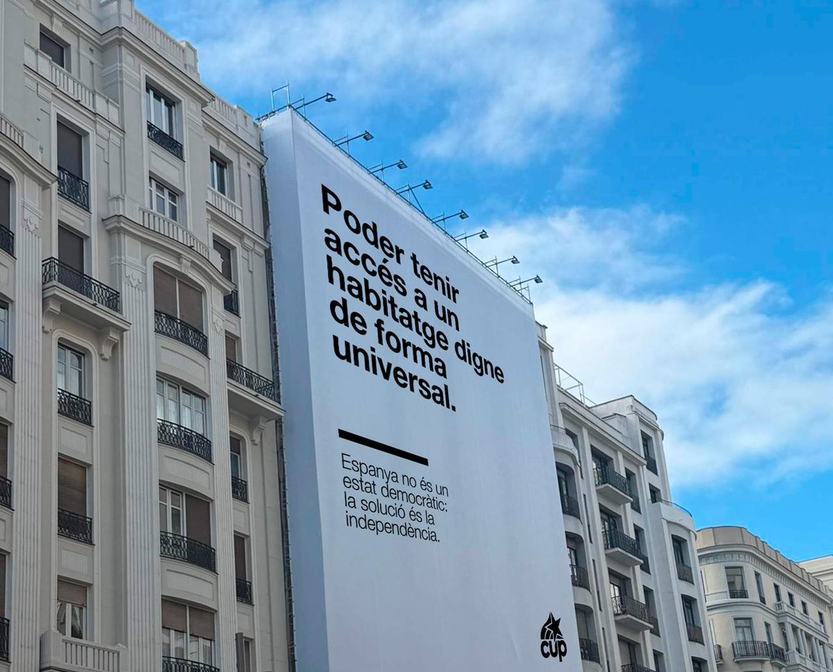 cupnacional's tweet image. La @cupnacional també omplim la Gran Via de Madrid de missatges, @desdelamoncloa. 

No són 50 anys de llibertat, són 50 anys d’oblit i règim imposat per la força.

Règim o ruptura