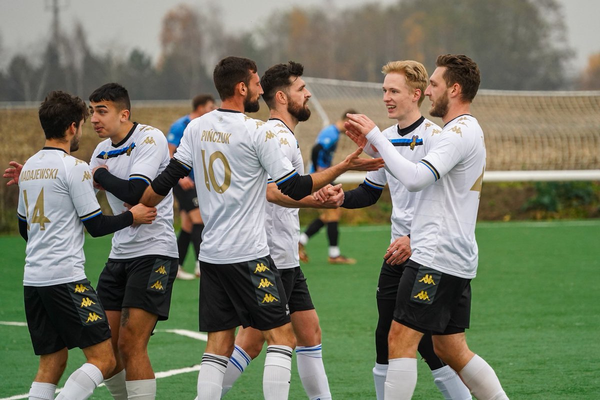 Ostatni mecz w tym roku za nami!
Poznań FC vs Orły Pniewy 5:1 (1:1)

⚽⚽⚽ kacper Madajewski 
⚽⚽ Gerard Pińczuk 

Foto. @pawel_stobinski