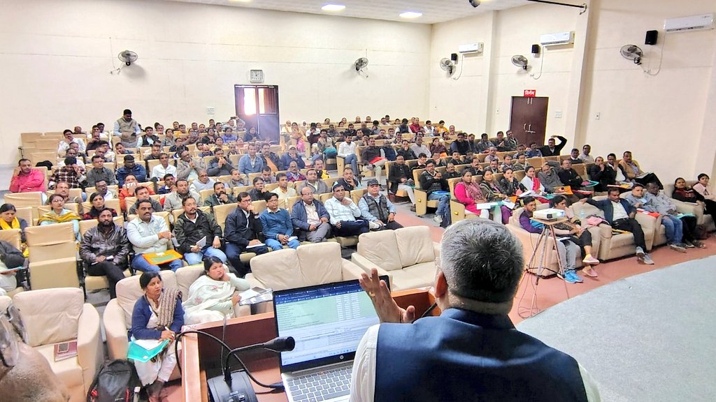 SNA–SPARSH प्रणाली के तहत #मनरेगा योजनाओं में सामग्री एवं प्रशासनिक मद के भुगतान तथा वैधानिक कटौतियों पर चर्चा हेतु लेखाधिकारी एवं सहायक लेखाधिकारियों का एक दिवसीय प्रशिक्षण दिनांक 17 नवंबर 2025 को विस्तार प्रशिक्षण केंद्र (ETC), भोपाल में आयोजित किया गया।

#MGNREGA #Manrega