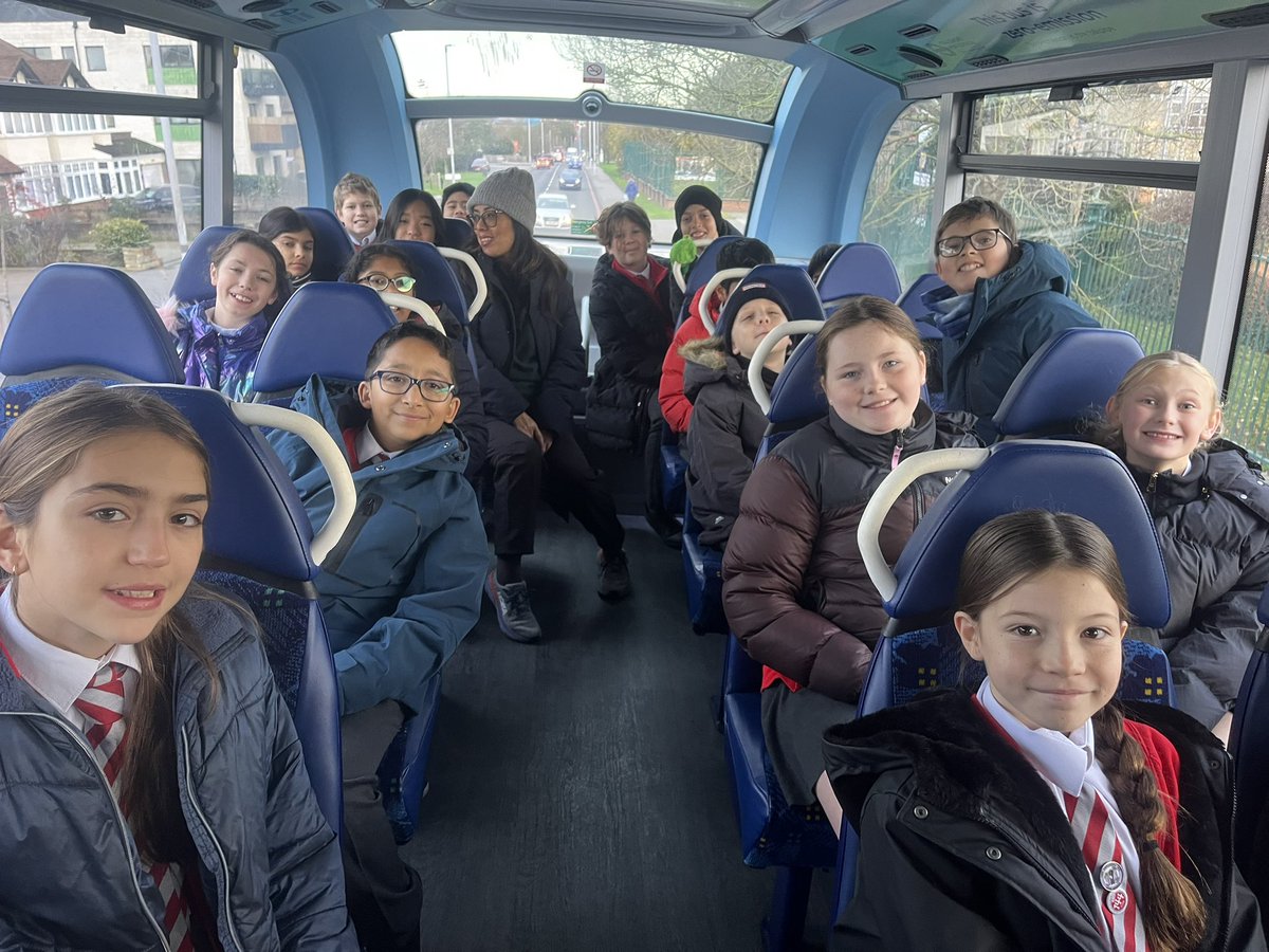 CCJacademy's tweet image. 🚌 6F and 6C are on the road! We&apos;ve arrived safely at the Islamic Centre and are ready to start our fantastic workshop. Excitement levels are high as we prepare to learn about the history, traditions, and culture of the local Muslim community.

@LEOacademies #WeAreLEO🦁🧡