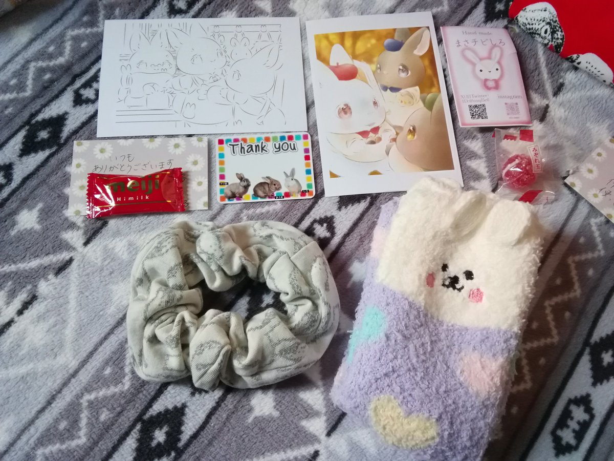 maruwo_usagi's tweet image. うわぁ🛍️🐰💓可愛い😍💕サイズ抜群✨✨まさチビしろさん(@Oxql5c0)に作っていただきました😳大好きなfululuさん生地🐰内側の生地もまた可愛いのです🍓💠💓
プレゼントもたくさんいつもありがとうございます☺️💕ハルさんのポストカードかわいい～🐰🐰🐰💖