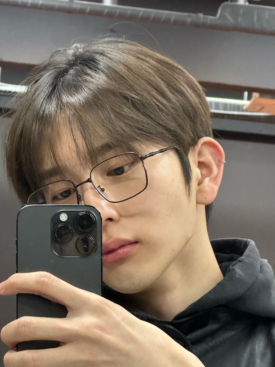 일년사이에 왤케컸지…….