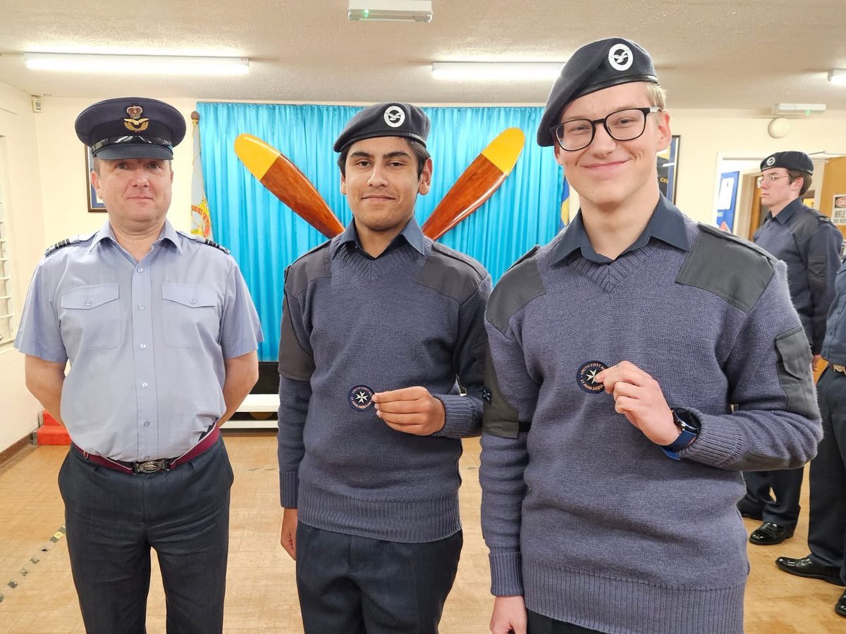115SQNATC's tweet image. Presentation last night of @aircadets First Class badges to our latest bunch of recruits plus @stjohnambulance badges #WhatWeDo @BedsCambsWing @CERegionRAFAC