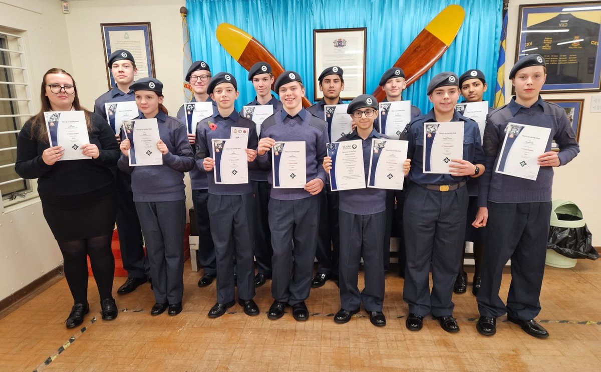 115SQNATC's tweet image. Presentation last night of @aircadets First Class badges to our latest bunch of recruits plus @stjohnambulance badges #WhatWeDo @BedsCambsWing @CERegionRAFAC