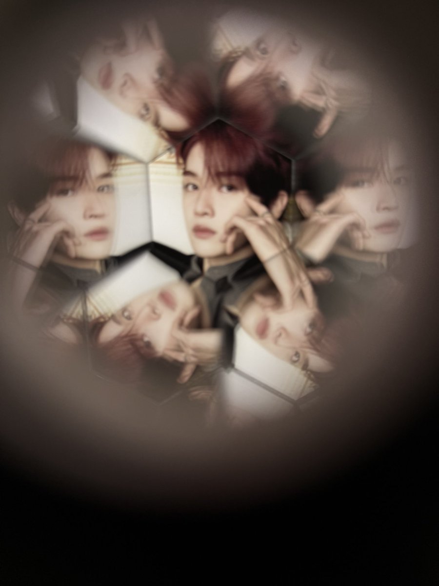 이거 진짜 너무 웃기고 보다가 좀 현타옴 제발
부끄러워서 똑바로 찍지도 못했어 똥파리 시선같아