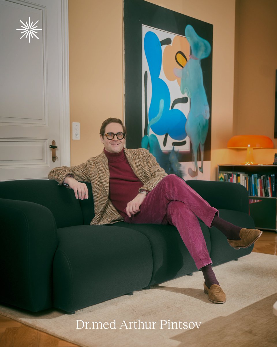 Dr. Arthur Pintsov brings over ten years of experience in psychiatry and psychotherapy to his role at Paracelsus Recovery.

With a calm and steady presence, he helps clients explore their inner world and take meaningful steps toward lasting healing.