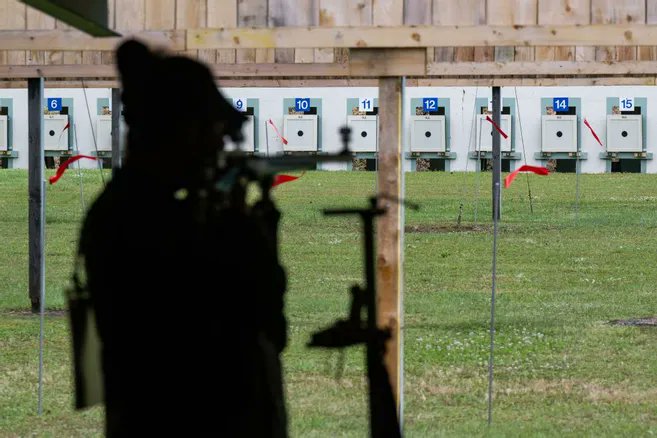 KleinMaxime's tweet image. Un homme se fait passer pour un policier et tente de dérober l&apos;arme d&apos;une licenciée de tir sportif, près d&apos;Orléans #Loiret #Orleans
➡️larep.fr/orleans-45000/…
