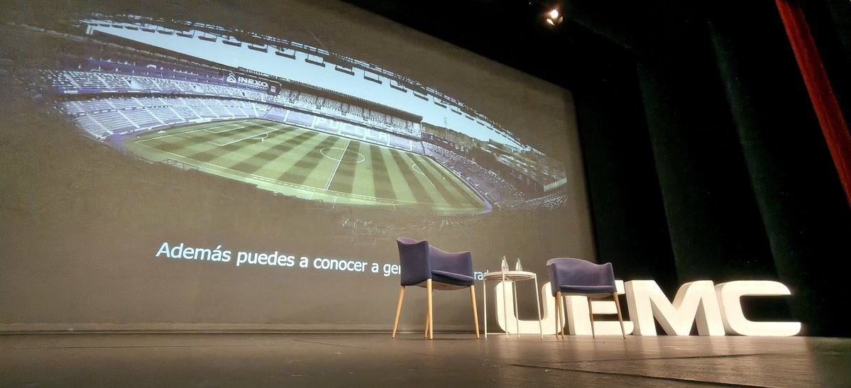 Ya está todo preparado en el <a href="/TCalderonVLL/">Teatro Calderón</a> para comenzar con  el encuentro con <a href="/Eloy__Moreno/">Eloy Moreno</a>, autor de #Invisible.

Un evento organizado por <a href="/nortecastilla/">El Norte de Castilla</a> y la <a href="/UEMC/">UEMC</a>, dirigido a alumnos de 2º y 3º de la ESO para hablar de acoso escolar, empatía y literatura