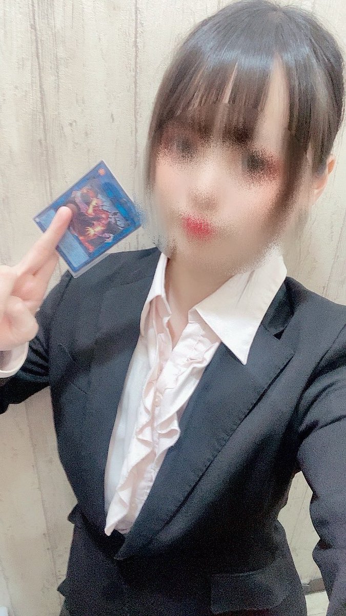 robby_rimo's tweet image. 今日のROBBYは内勤なので！！
久々にすすきの時代の服装！スーツでいるよ〜🥳🥳

ねねちゃん、めあるちゃん、のあちゃんと
待ってますーーーー！(っ˘ω˘c )✨