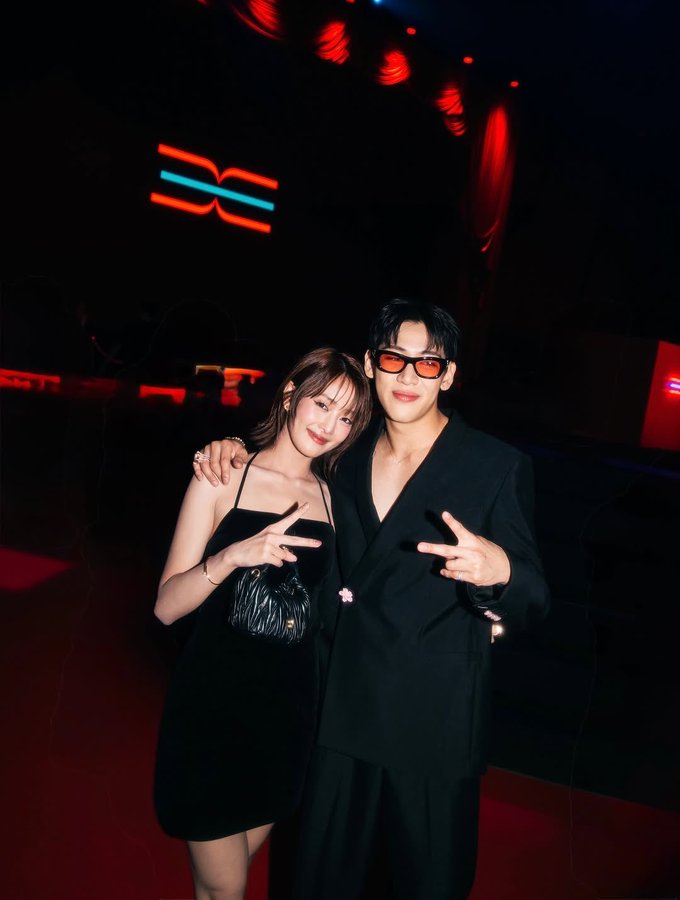 mothercircle's tweet image. #MINNIE who MCed Yuqi&apos;s debut showcase
Minnie who travelled to Thailand just for a day for Lisa&apos;s birthday
Minnie who travelled to Thailand for BamBam&apos;s album listening party
Minnie who travelled to Korea for Miyeon&apos;s cb showcase

she is truly the sweetest 😭🐈‍⬛❤️ #민니 #มินนี่