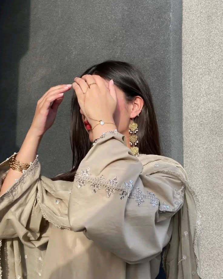 ایسا نہیں کہ تیرے سوا کوئی نظر نہیں آتا ...!! ❤️‍🔥

در حقیقت کسی اور کو دیکھنے کی حسرت نہیں رہی ...!!🔥

RT BM 🔁💯👈🏻 
#TDR__now