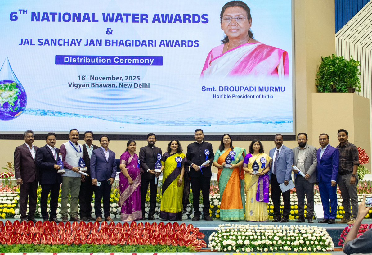 Telangana Sweeps the 6th National Water Awards.

State tops the country in the ‘Jal Sanchay – Jan Bhagidari’ category.

Hon’ble President Smt.Droupadi Murmu presents awards

Adilabad, Nalgonda, Mancherial secure top 3 ranks nationally.

Telangana has emerged as the top-performing