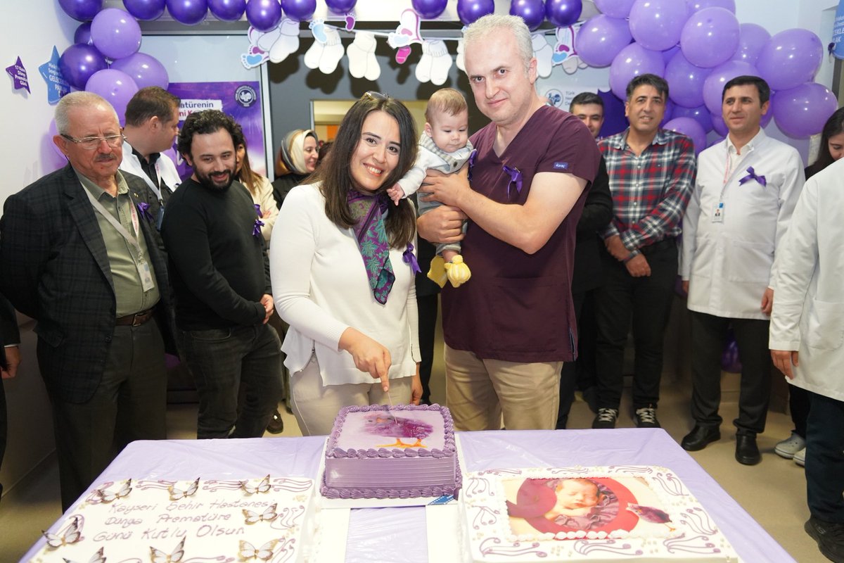 Kayseri Şehir Hastanesi Yenidoğan Yoğun Bakım Ünitesi'nde "17 Kasım Dünya Prematüre Günü" Kutlaması Gerçekleştirildi.
kayserisehir.saglik.gov.tr/TR-1369030/yen…