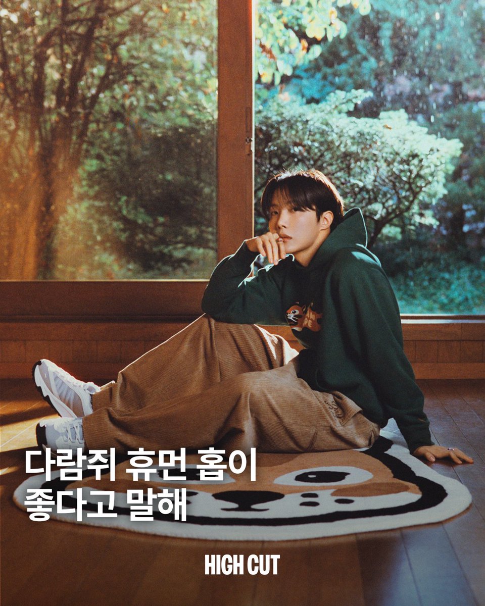highcutstar's tweet image. 휴먼 메이드와 제이홉의 ‘HUMAN HOPE’ 라인업이 공개됐습니다. 재킷, 티셔츠, 러그, 반지 등 다채로운 의류 및 액세서리가 구성되어 있는데요.

오는 22일과 23일 휴먼 메이드 압구정 스토어에서 만나볼 수 있다고 하니 보다 자세한 사항은 공식 계정을 참고해 보세요. 🐿️