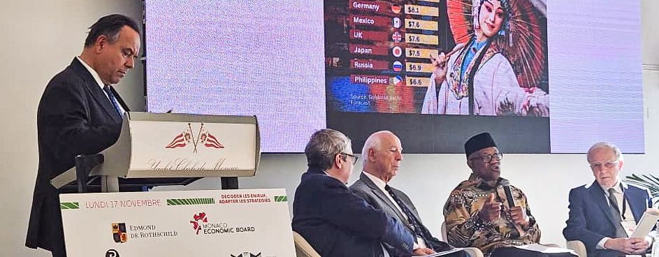 PeterObi's tweet image. Why Nigeria Remains Africa’s Greatest Investment Frontier 

Yesterday, Monday, 17th November, I was in Monaco as a guest speaker at the 4th Africa Day event, organised by the Club des Entrepreneurs Monégasques en Afrique (CEMA). I spoke on the future of Africa, especially…