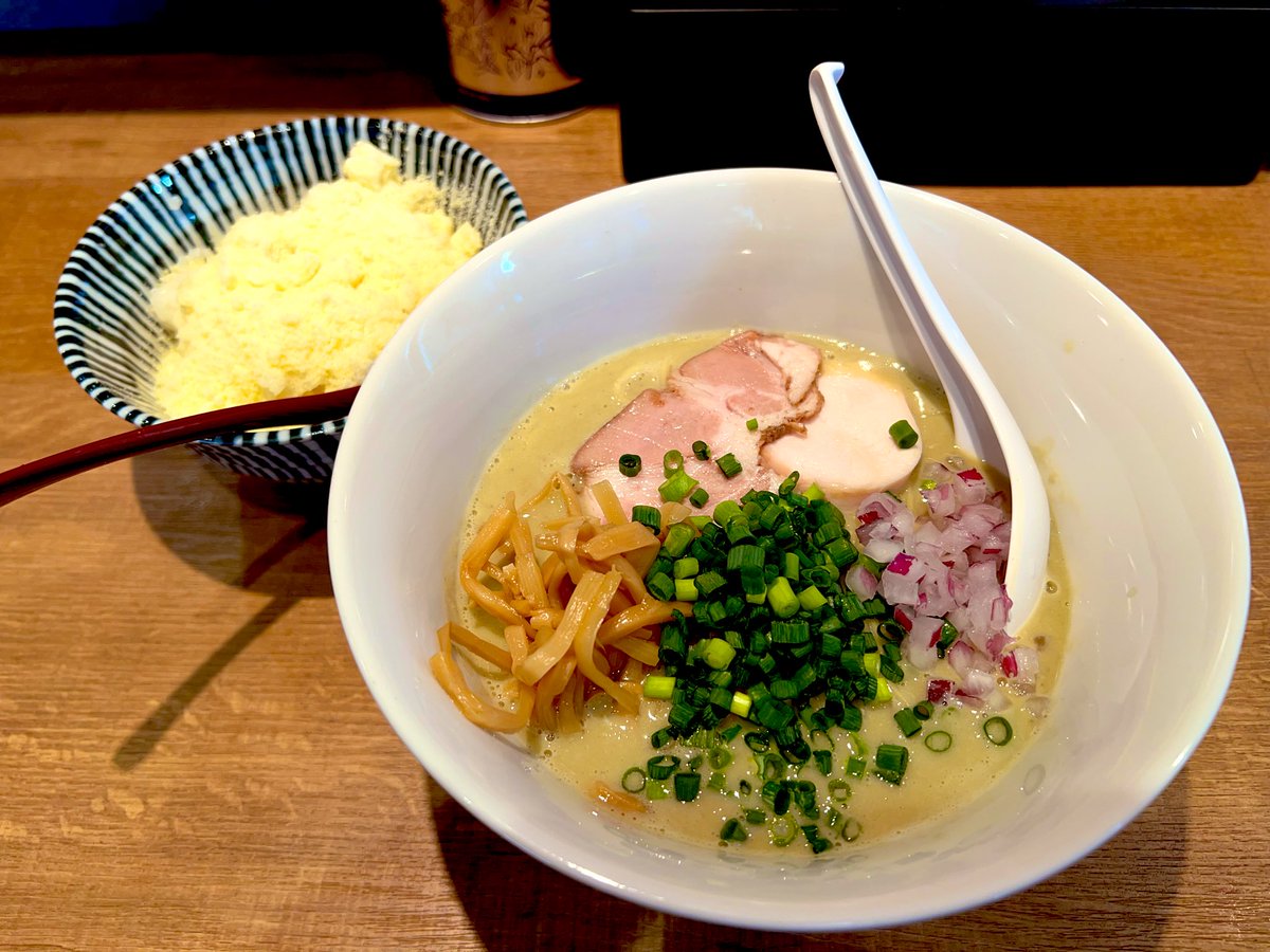 LowFatP's tweet image. つきひ×みた葉
コラボラーメン
超✨濃厚牡蠣白湯