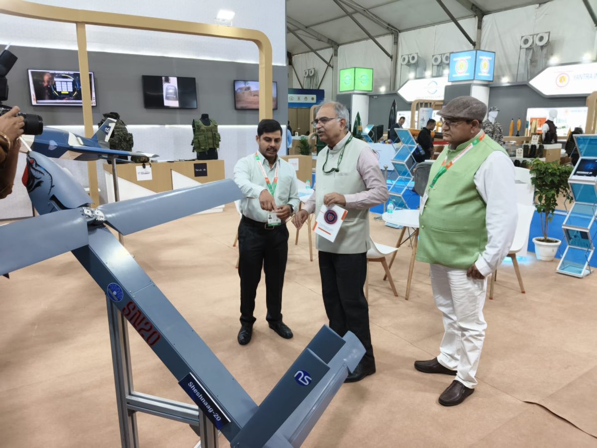 India_iDEX's tweet photo. The #DDP Pavilion at the 44th IITF continued to showcase India’s accelerating defence advancements on Day 3. 

CGM @AVANI_PR Sh. Sanjeev Kumar Bhola visited the #iDEX stalls and appreciated the innovative solutions contributing to India’s indigenous defence ecosystem. https://t.co/15n4AovLSw