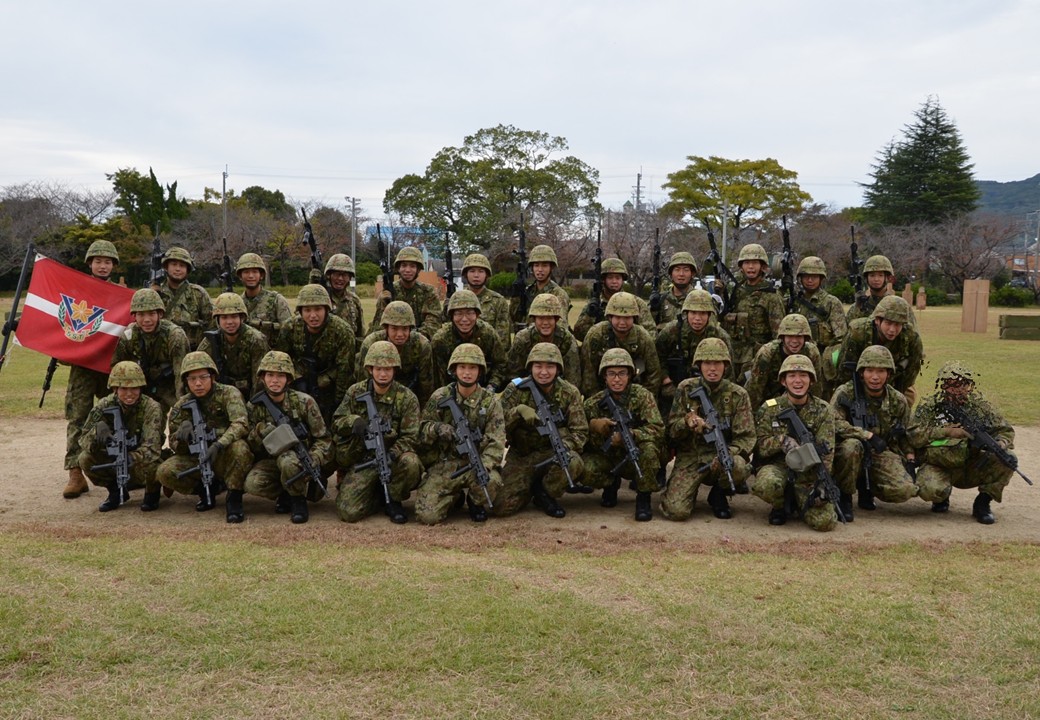 特技課程】 第5陸曹教育隊普通科教育中隊の学生が、戦闘射撃の予行