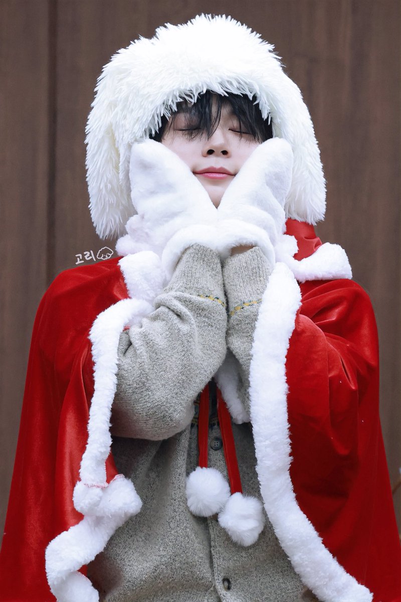 251116_디마뮤 대면

흰토깽이 두둥쟝💙

#LUCY #루시 #신예찬