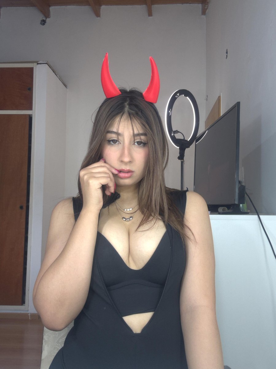 Chloee has tweet media