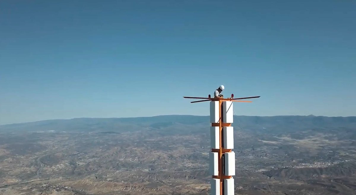 El solvente éxito de la empresa sevillana <a href="/AxionTeleco/">Axión</a>  con sus infraestructuras para las redes de telecomunicaciones (telefonía, radio, televisión) 📲📻📺 y servicios esenciales que todos necesitamos (policías, bomberos, emergencias). 
👉Ver en mi reportaje en <a href="/elcorreoweb/">El Correo de Andalucía</a>: