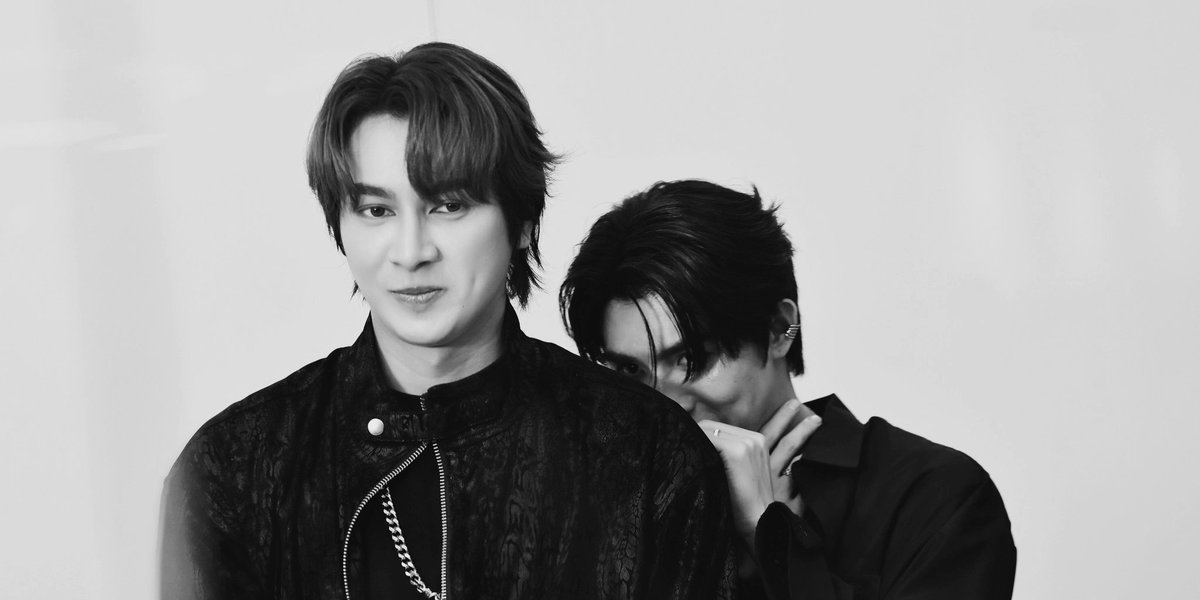 7LauriSa's tweet image. 𝐒𝐦𝐚𝐫𝐭 𝐚𝐧𝐝 𝐁𝐨𝐨𝐦 𝐚𝐫𝐞 𝐦𝐲 𝐡𝐨𝐦𝐞, 𝐦𝐲 𝐟𝐚𝐦𝐢𝐥𝐲. 𝐁𝐮𝐭 𝐢𝐭 𝐝𝐨𝐞𝐬𝐧’𝐭 𝐟𝐞𝐞𝐥 𝐰𝐚𝐫𝐦 𝐚𝐧𝐲𝐦𝐨𝐫𝐞. 𝐍𝐨𝐭 𝐥𝐢𝐤𝐞 𝐢𝐭 𝐮𝐬𝐞𝐝 𝐭𝐨.
𝐀𝐧𝐝 𝐢𝐭 𝐡𝐮𝐫𝐭𝐬. 𝐈𝐭 𝐡𝐮𝐫𝐭𝐬 𝐬𝐨 𝐦𝐮𝐜𝐡 𝐭𝐡𝐚𝐭 𝐰𝐞 𝐡𝐚𝐯𝐞 𝐭𝐨 𝐬𝐭𝐚𝐲 𝐪𝐮𝐢𝐞𝐭, 𝐬𝐭𝐚𝐲…