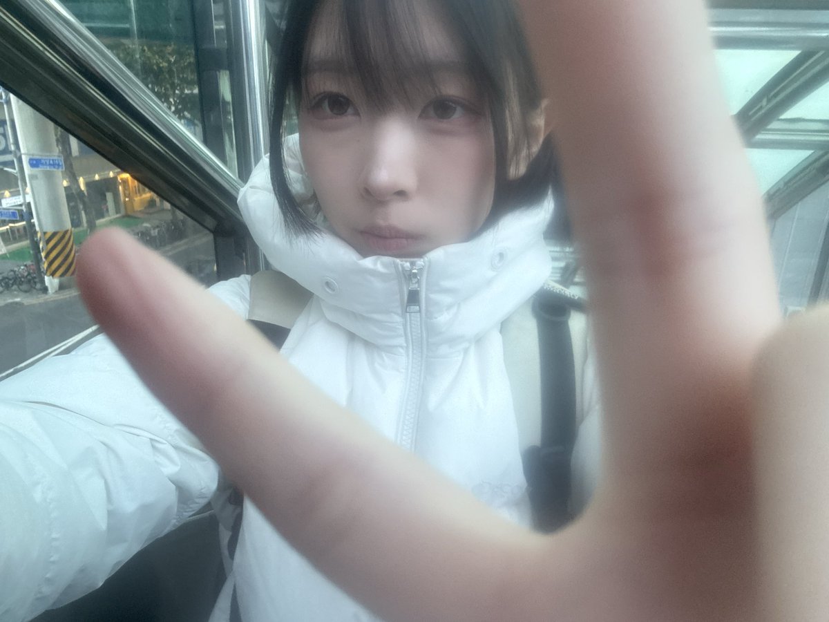 머리짤랐는데 별로임.그래서머리묶는데 묶이지않아.ㅠㅠ