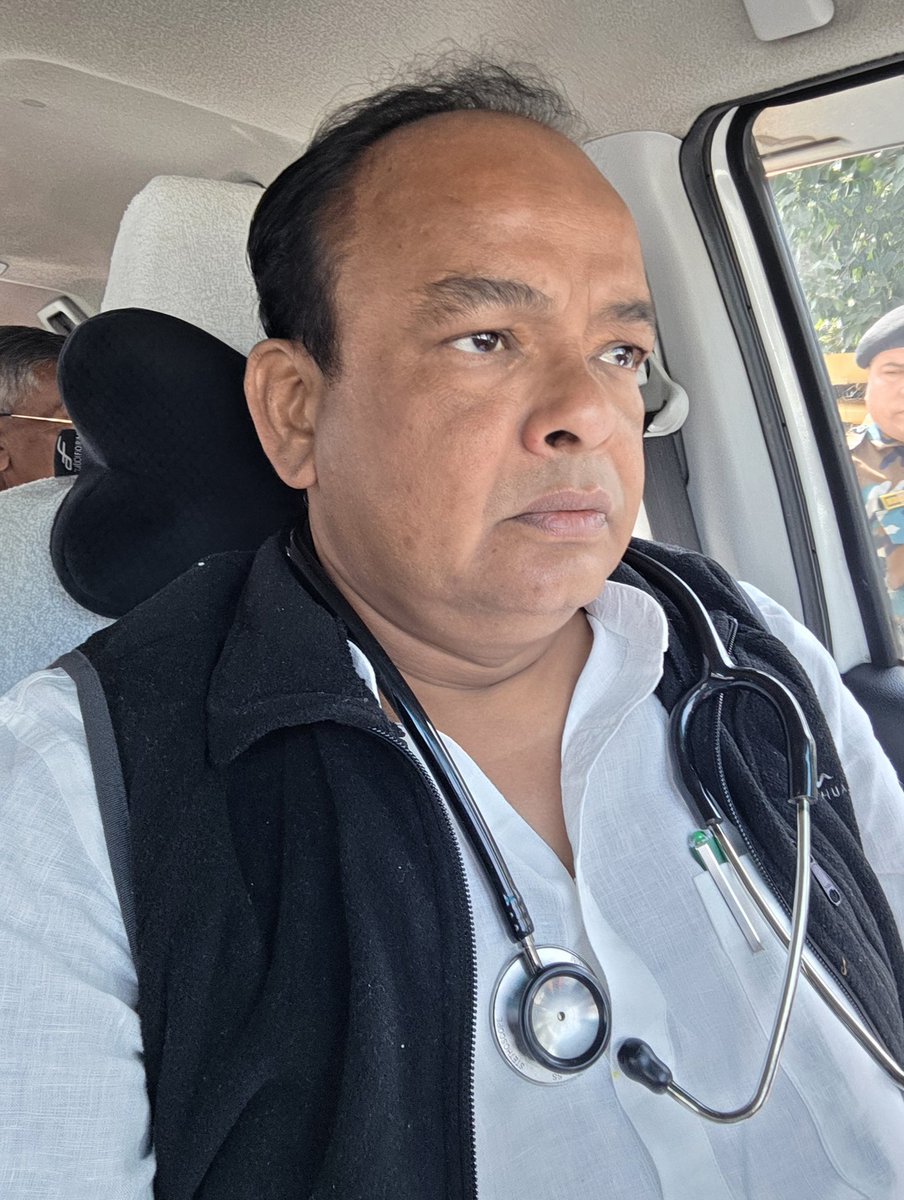 IrfanAnsariMLA's tweet image. झारखंड के स्वास्थ्य मंत्री डॉ. इरफ़ान अंसारी का ऐतिहासिक निर्णय!
देश में पहली बार कोई स्वास्थ्य मंत्री स्वयं डॉक्टर की भूमिका निभाते हुए नियमित रूप से ओपीडी में बैठेंगे।

डॉ. अंसारी पूरे झारखंड का जिलावार भ्रमण करेंगे और हर जिले के सदर अस्पताल में जाकर खुद ओपीडी संचालित करेंगे।…