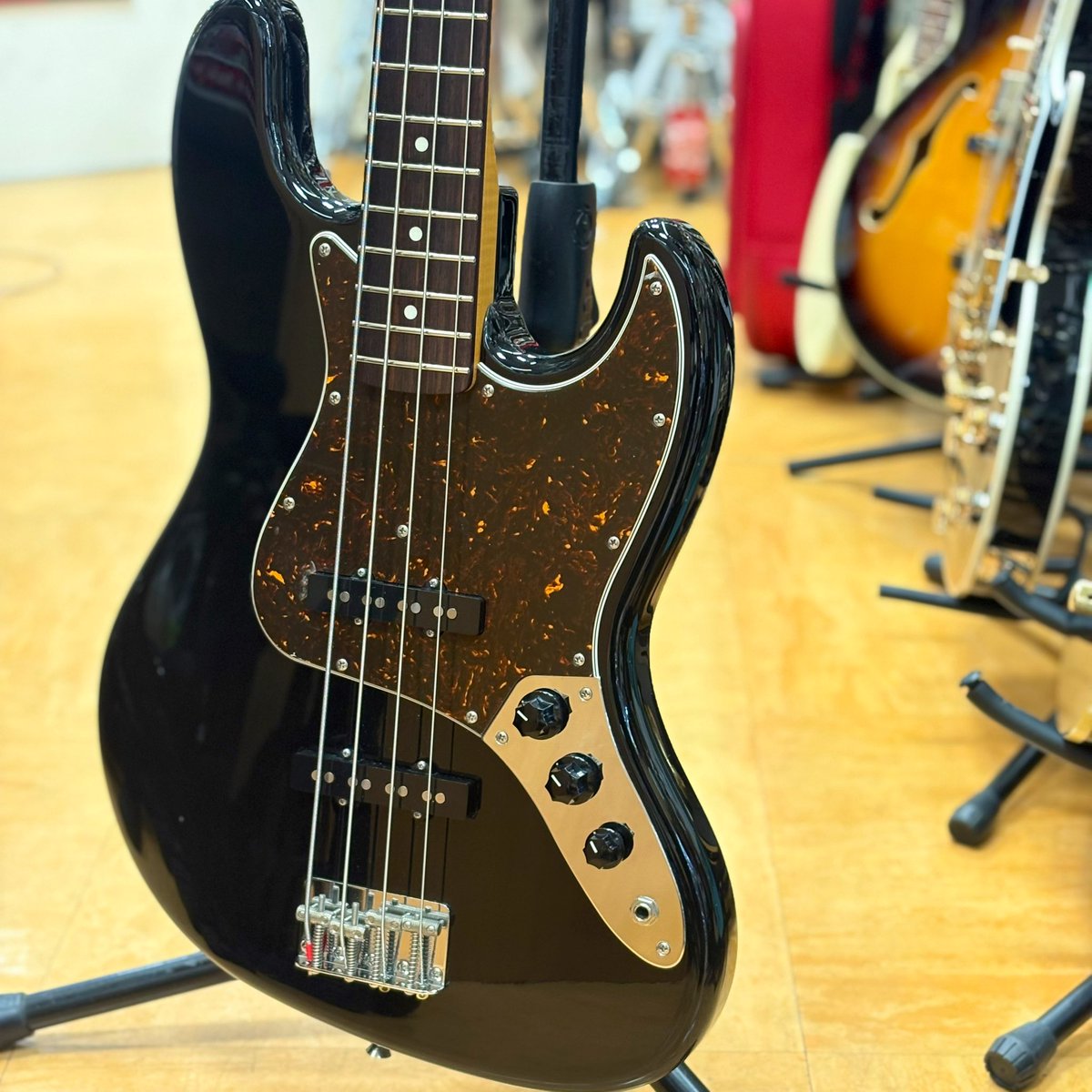 coolz ZJB-1R フジゲン製のコスパ最強ベースです。 弾きやすい