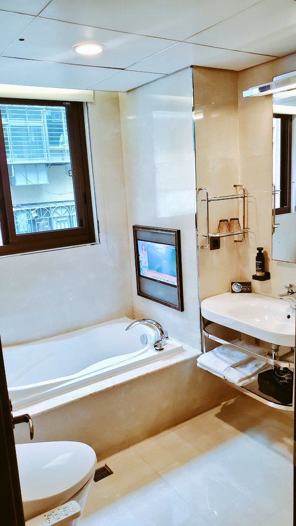 MammaDeSmile365's tweet image. Day5/17@🇹🇼APTC♠️

ぼちぼちデカイ💵の取りたい処！
今日は、🇹🇼現地REG♠️仲間とNLH🃏🃏と 10Game MIX♣️でお互いSwap50%で参戦🔥

流石にこのステ💵パターンは初🔰
相方♀️は昨日🥈➕70％💵dealと超上振れ↗️来てるし、マジで更にデカイ💵の持って来い😉

ちな、🏨はいつもの超お気に入り😋

#APTC
#APT