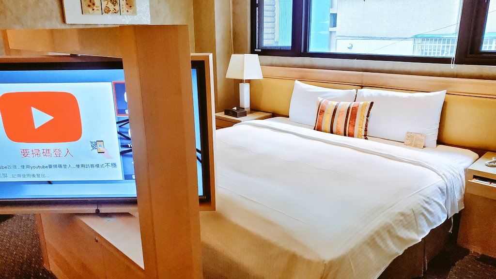 MammaDeSmile365's tweet image. Day5/17@🇹🇼APTC♠️

ぼちぼちデカイ💵の取りたい処！
今日は、🇹🇼現地REG♠️仲間とNLH🃏🃏と 10Game MIX♣️でお互いSwap50%で参戦🔥

流石にこのステ💵パターンは初🔰
相方♀️は昨日🥈➕70％💵dealと超上振れ↗️来てるし、マジで更にデカイ💵の持って来い😉

ちな、🏨はいつもの超お気に入り😋

#APTC
#APT