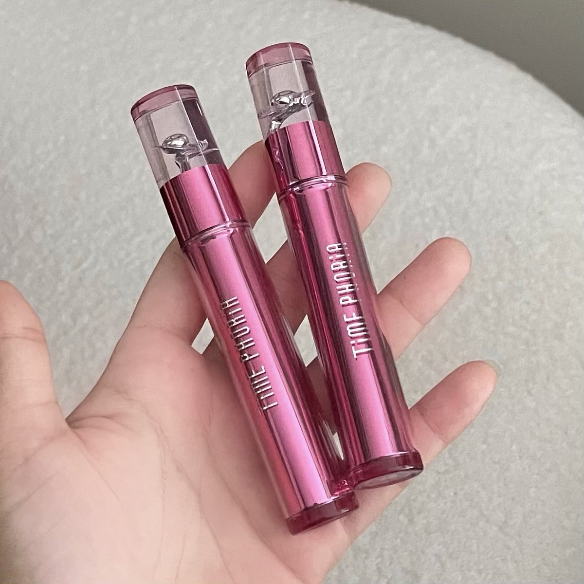 mmytype_'s tweet image. ลิปtime phoria รุ่นนี้เลยยblurring tintแท่งชมพู ทิ้นเนื้อแมทที่เบาแต่ทน เหมาะสำหรับการทาเป็นเบสปากมากกก ทาทิ้งสเตนให้เซ็ทตัวชีติดทนอยู่อย่างนั้น สี006สวยwarm pinkถูกต้อง!