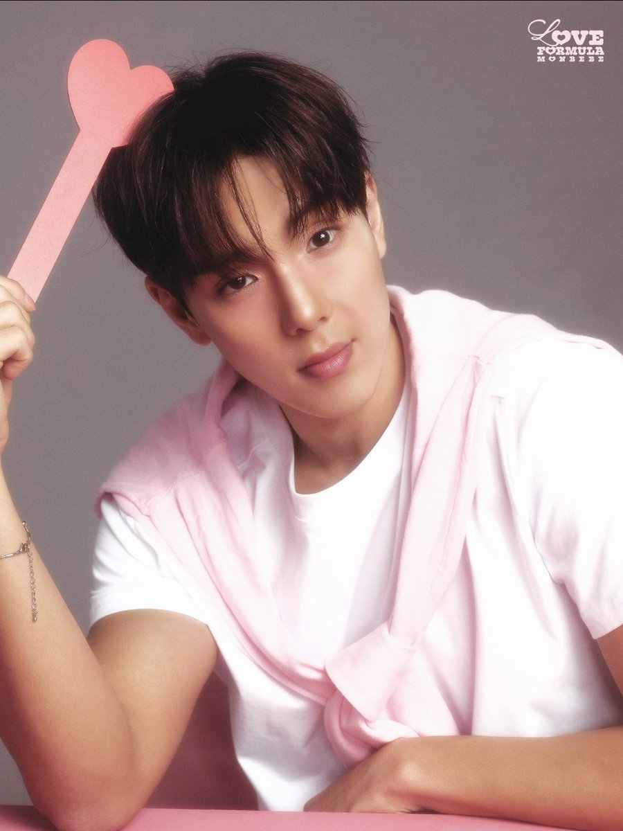 MXMONBEBEISRAEL's tweet image. Shownu you&apos;re so handsome🤎🖤🤍🩷❤️‍🔥
#MONSTAX #SHOWNU 
 #LOVEFORMULAMONBEBE
@OfficialMONSTAX