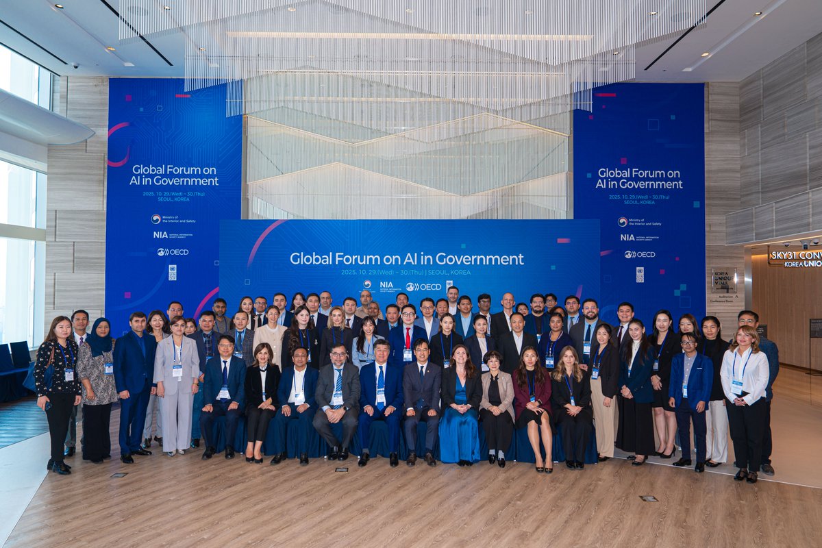 ACSH_HUB's tweet photo. Over 30 civil servants from 12 countries gathered in Seoul to explore Korea’s experience in AI governance, with programme featuring a workshop, OECD Global Forum on AI in Government, and presentation of the joint MOIS–NIA–UNDP–ACSH publication “Global Approaches to AI Governance” https://t.co/Yc9yS81eDh