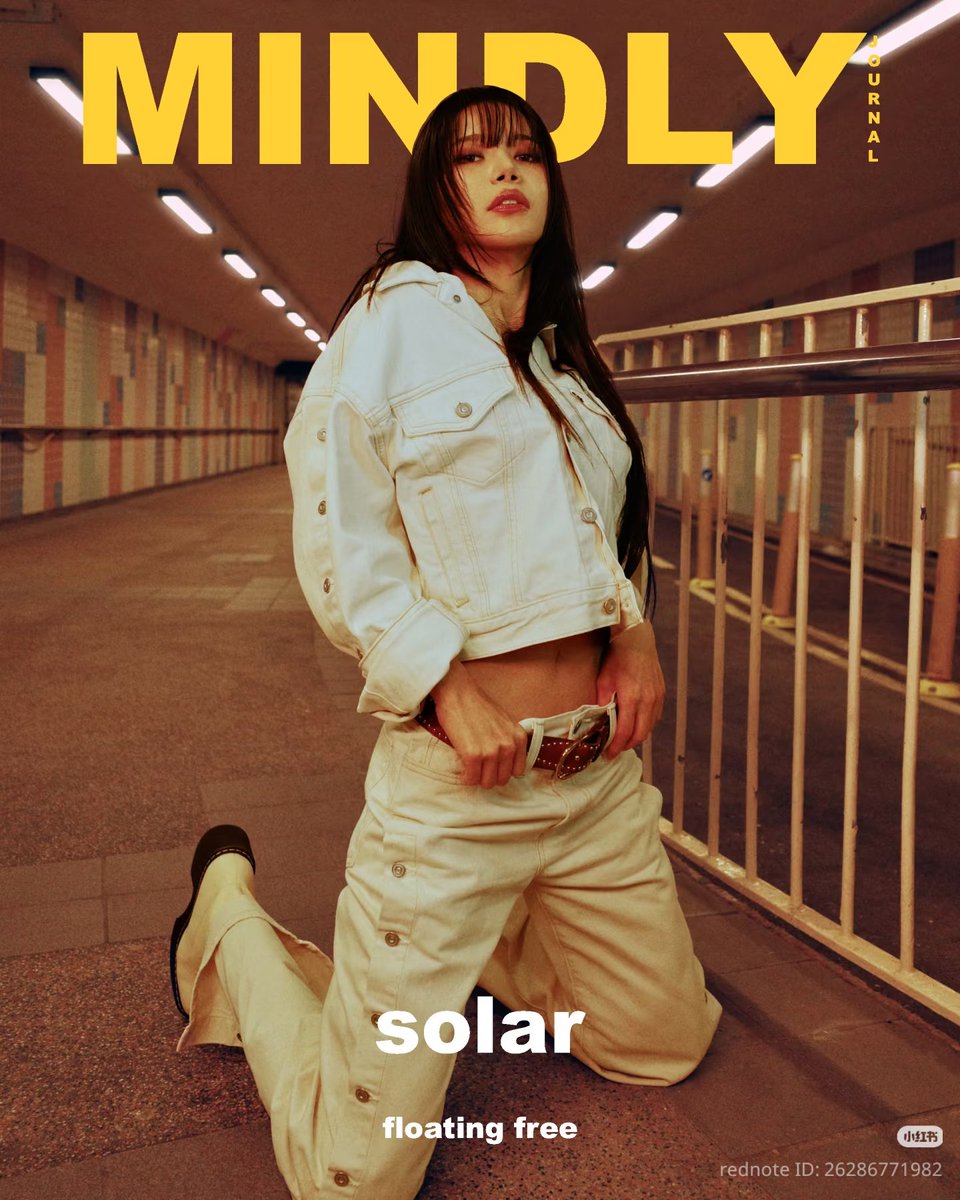 solarkeem_bot2's tweet photo. [📸] 2025.11.18 rednote

最新拍摄📷
Digital Cover with @mindly.journal @levis @levis_hongkong
2025 MINDLY.JOURNAL With Solar 🌞
#levisHK
#MINDLYJOURNAL
#SHARETHESAMEMIND 

#솔라 #SOLAR
@RBW_MAMAMOO https://t.co/S5msx7Hop9