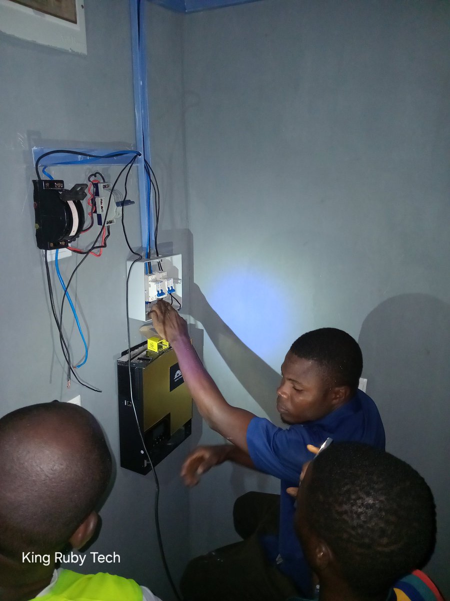 kingrubytech's tweet image. Get this ❤️2KVA/12V solar system 👷🏾‍♂️  
1 x 2kva inverter
1 x220AH tubular battery 
800wp solar panel
TOTAL COST: N1,100,000
Physical office📍Lagos 
Whqtsapp/call ☎️0706 757 9674
 
But VDM Fayose Mia Khalifa Gen. Uba Vice Principal ISWAP Brigadier General Mr Jollof Nigeria Rise