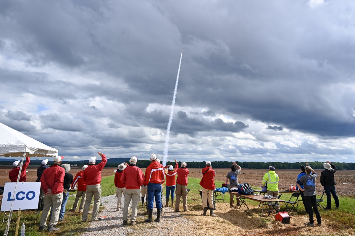 NASA_Marshall's tweet image. Our 2026 #RoverChallenge and #StudentLaunch teams are ready to rock(et) and roll!🛞🚀

These student teams will compete in April next year near #NASAMarshall. Check out the full list of teams below!

HERC: go.nasa.gov/3LKukzl
Student Launch: go.nasa.gov/4rcUtqP