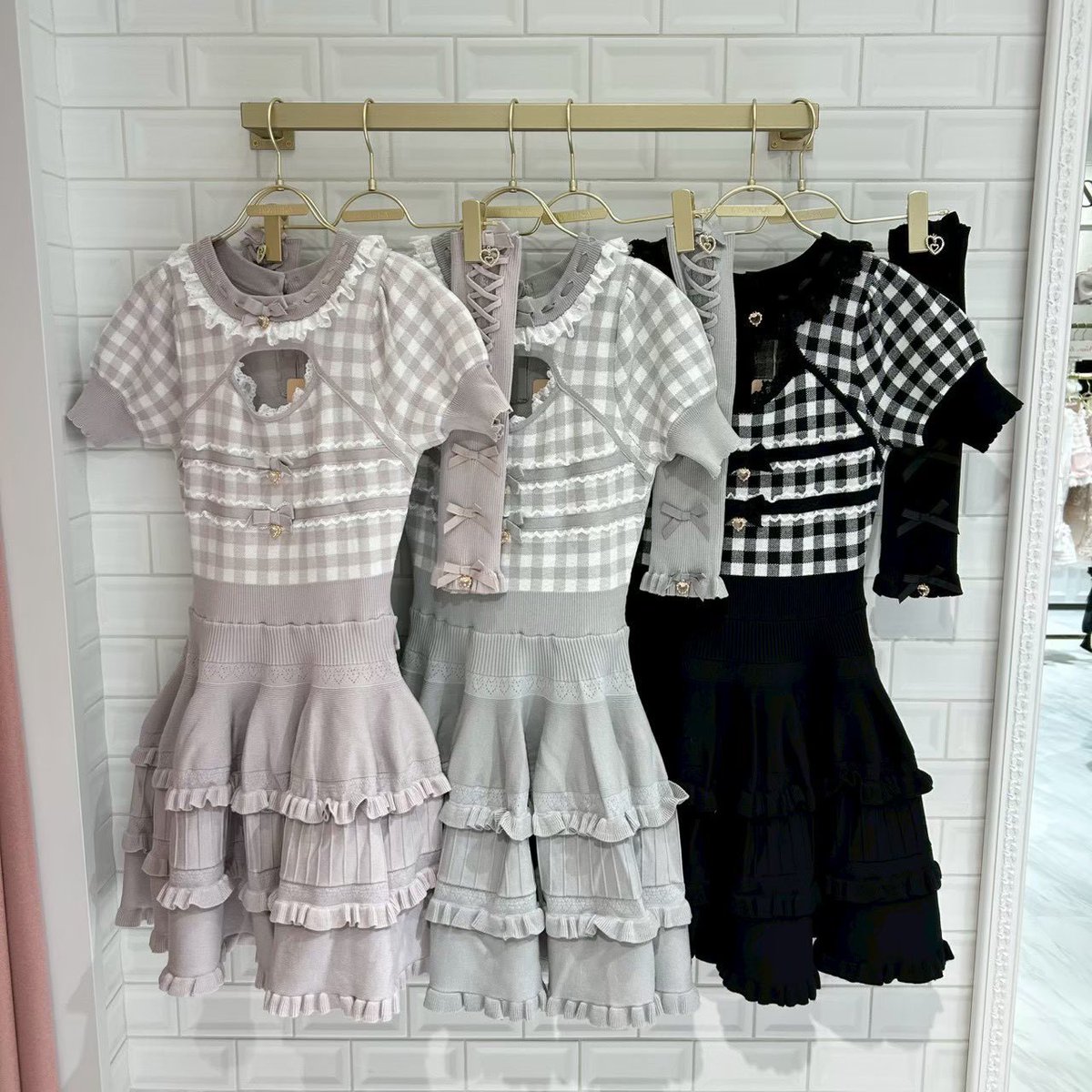 LIZLISA ギンガムニットカットアウトワンピース ❤︎ 𝐋𝐈𝐙 𝐋𝐈𝐒𝐀 名古屋𝐏𝐀𝐑𝐂𝐎店 ❤︎ #ギンガムニットカット