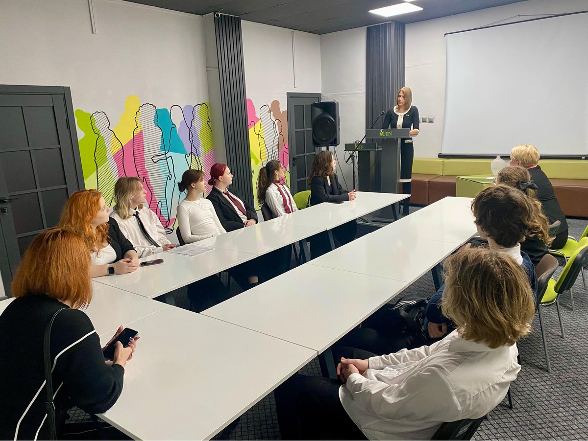 up_uin's tweet image. Старт Белорусской недели предпринимательства дан! 📷
Ярко, познавательно и с размахом — именно так мы открыли Белорусскую неделю предпринимательства во Фрунзенском районе! 17 ноября в нашем инкубаторе малого предпринимательства УП «УИН» было не по-осеннему жарко 
#БизнесИнкубатор