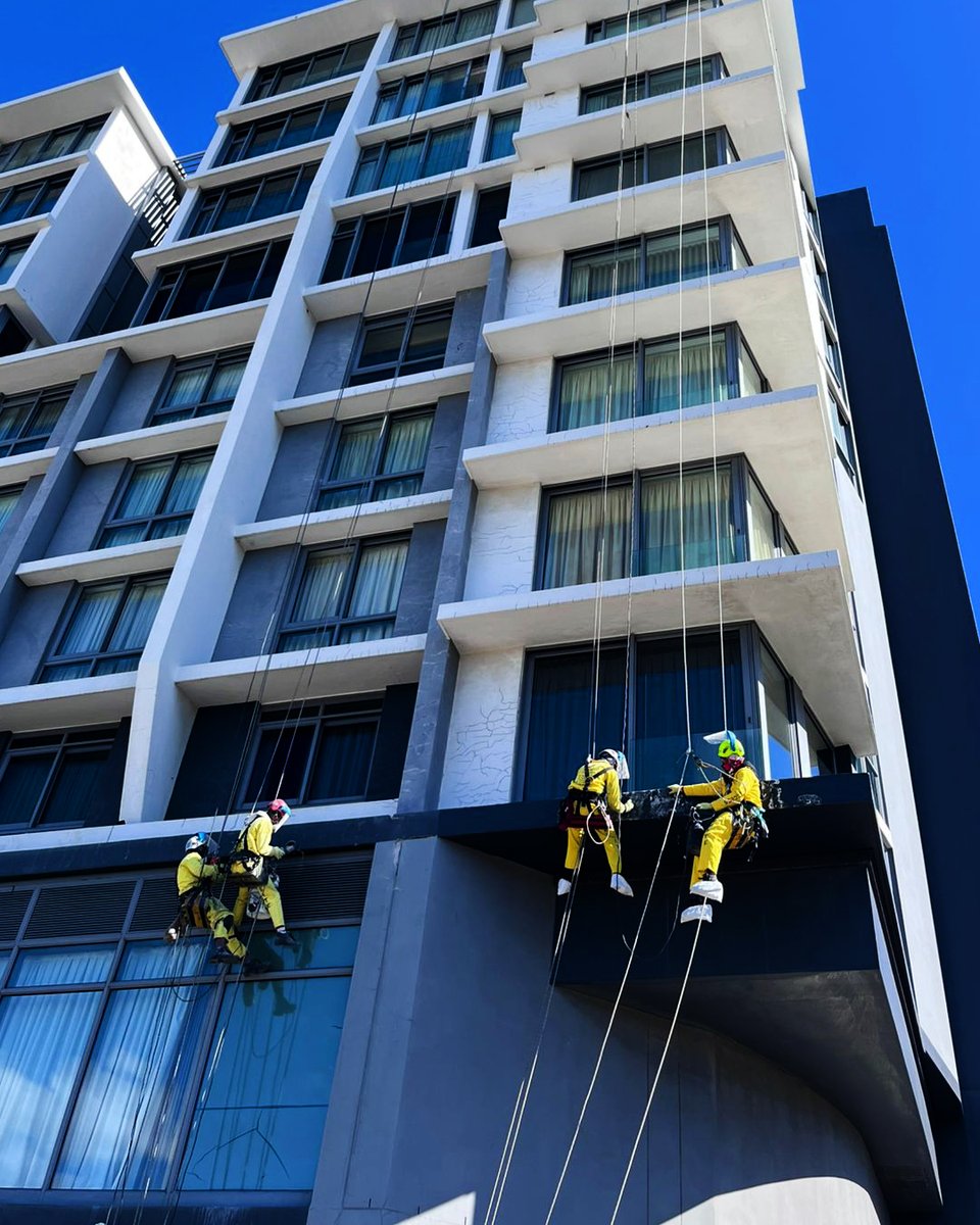 skysiteza's tweet image. Keeping Buildings Clean &amp;amp; Safe - High Above the Ground

At Skysite Rope Access, we specialise in making even the most hard-to-reach parts of your building look and perform their best. 

info@skysite.co.za
#Skysite #ropeaccess #workatheight