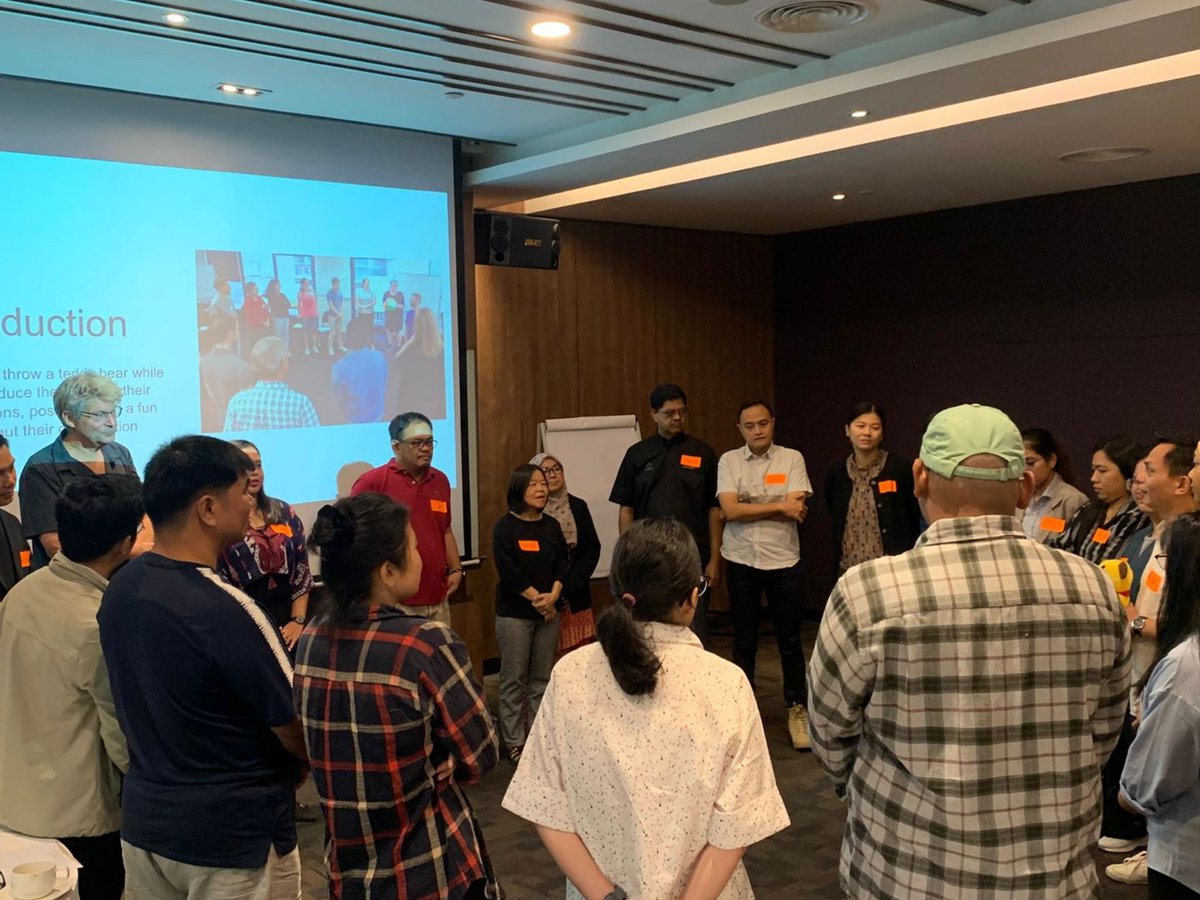 jamesgomezsg's tweet image. I'm currently in Kuala Lumpur for the Training of Trainers session on “Addressing Climate Change Disinformation with Constructive Approaches,” where I led a session titled “Climate Disinformation Revealed.”

#ClimateDisinformation #AsiaCentre #KualaLumpur