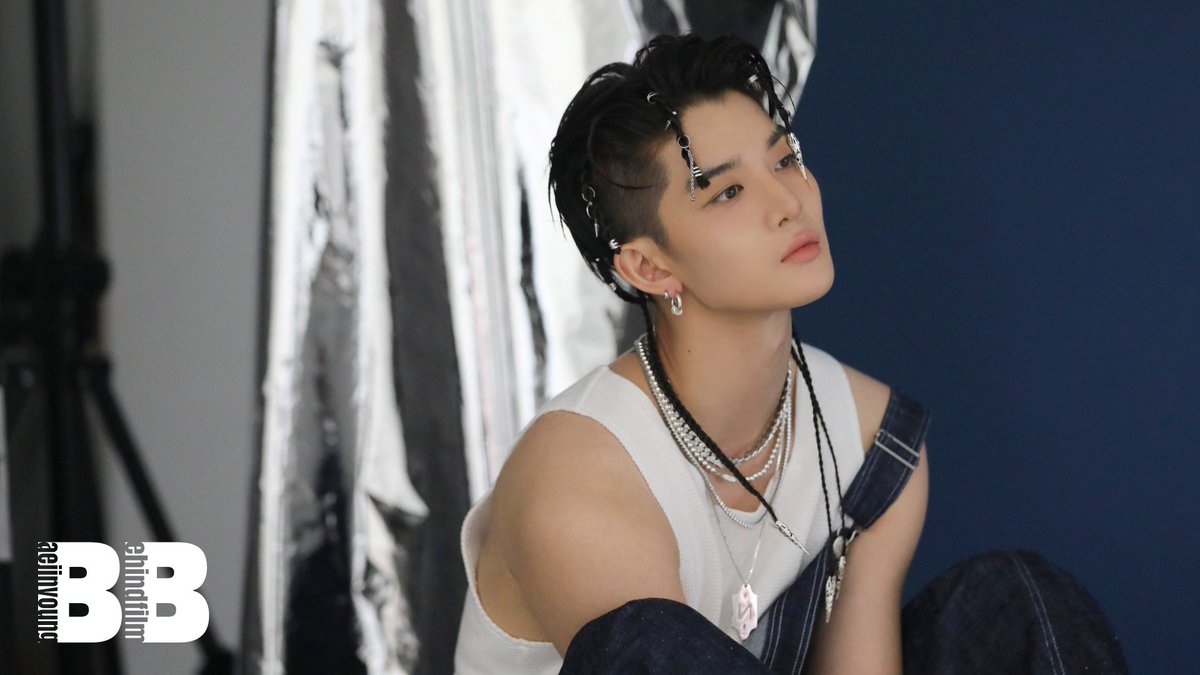 [🎞] (SUB) 배진영 (BAE JIN YOUNG) 
[STILL YOUNG] Jacket Behind

🔗youtu.be/CImeaoNaor0

#배진영 #BAEJINYOUNG
#STILL_YOUNG #Round_Round