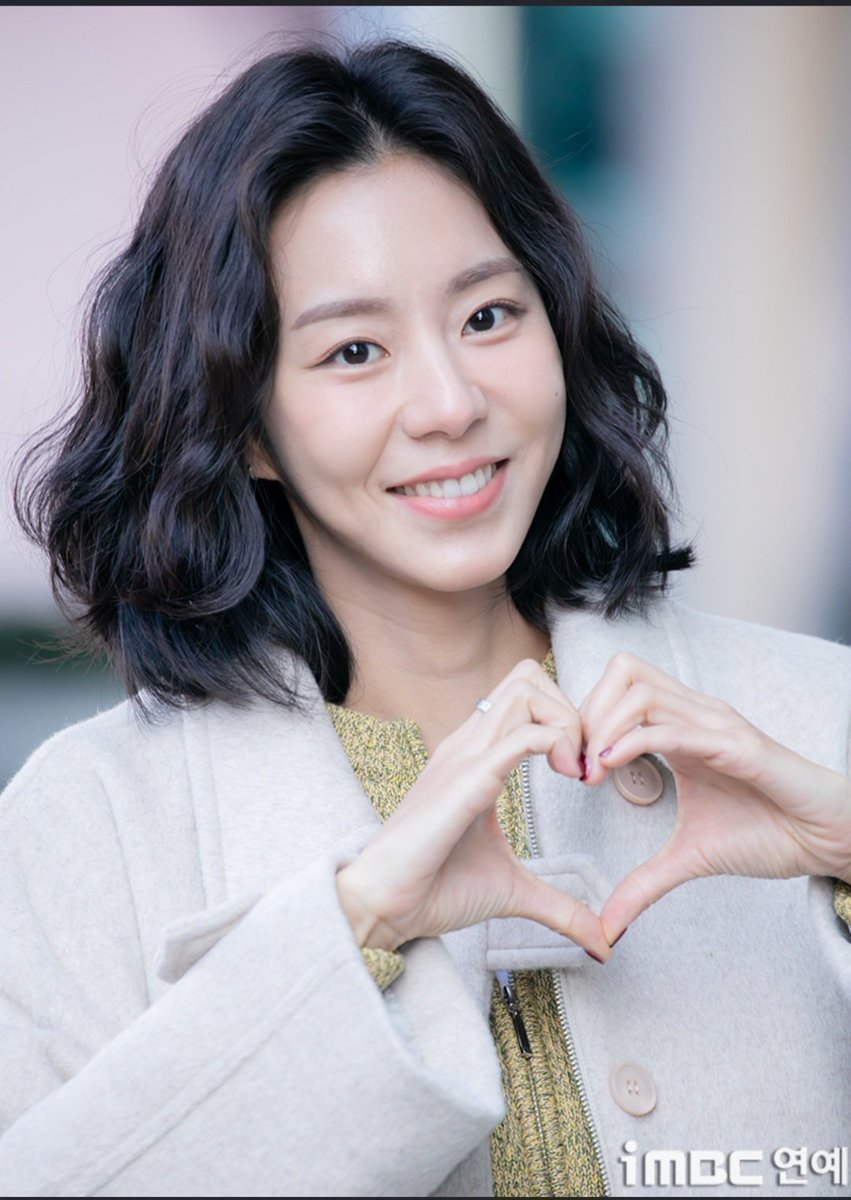 UIEO4O9's tweet photo. ���♥😘CUTE . Actress 'UIE'  poses on her way to work for SBS Radio's "12 O'Clock Joo Hyun-young" at SBS Mokdong in Yangcheon-gu, Seoul on the afternoon of the 18th.
#uee #uie #유이 https://t.co/AHtnQPN7Dp