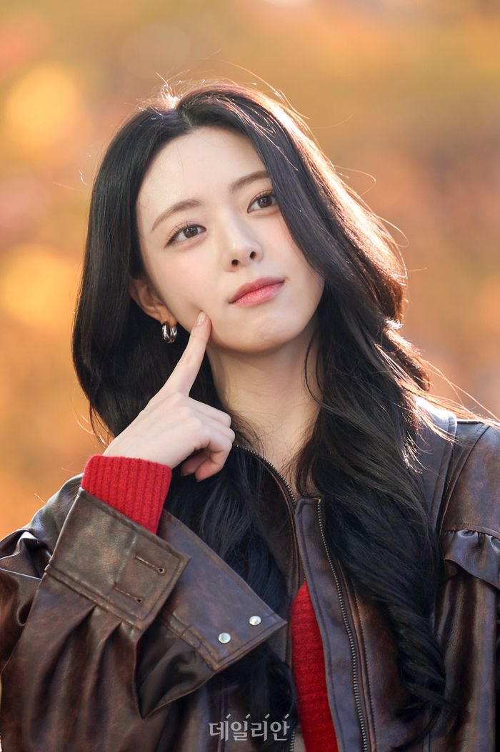 bling1209's tweet image. 적당히 예뻐 진짜 너 너무 심해…