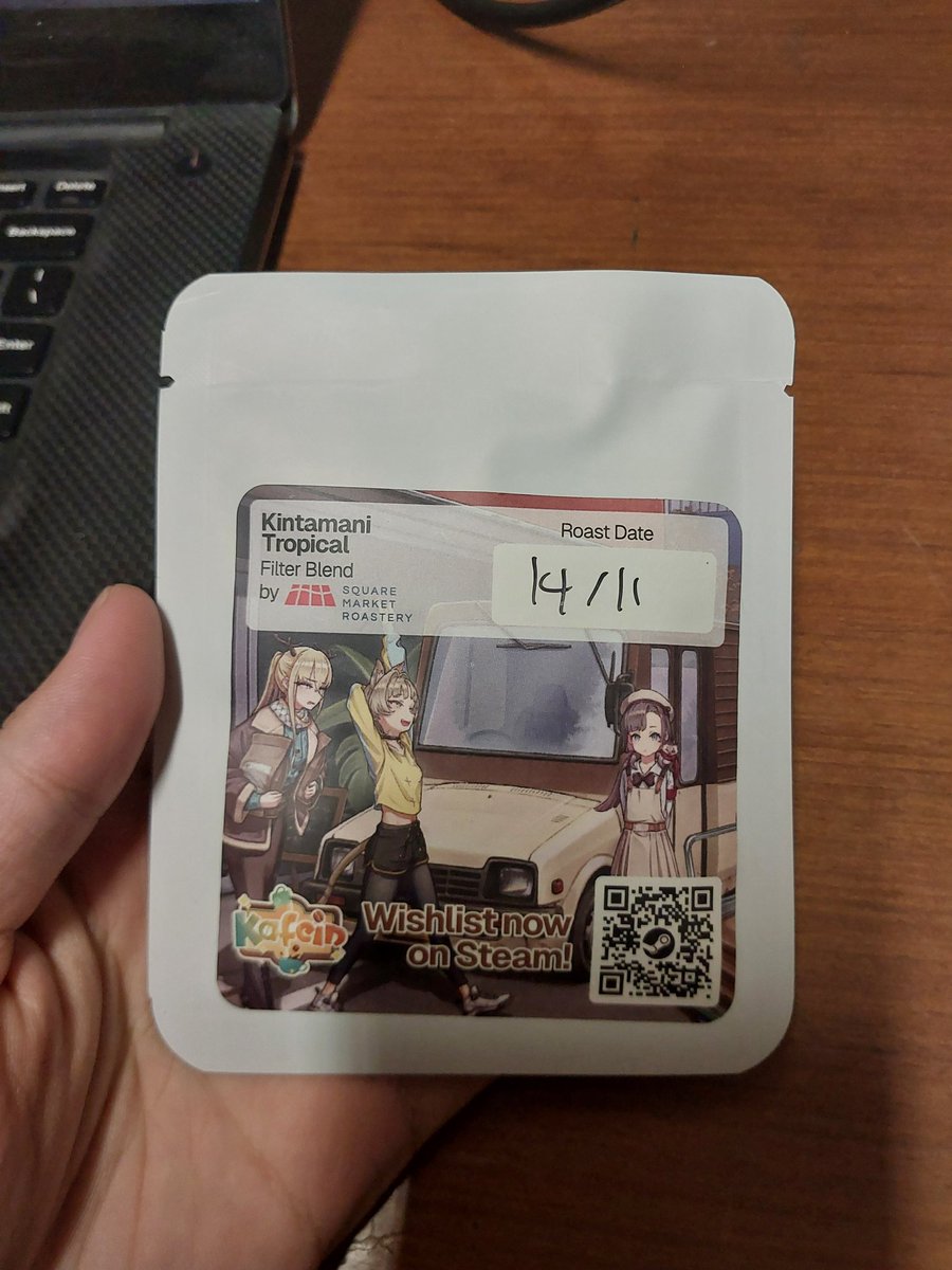 nyx9445's tweet photo. Peak souvenir from @faenite. I don't have a grinder, so I'm going to just eat it.

Looking forward to the game. https://t.co/sIjraYzPvP